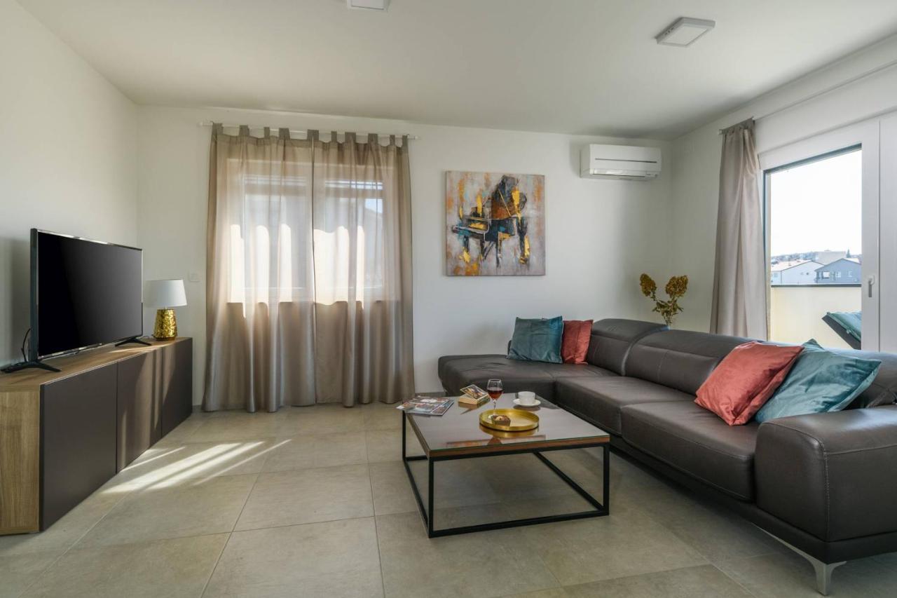 Villa Dora بولا المظهر الخارجي الصورة
